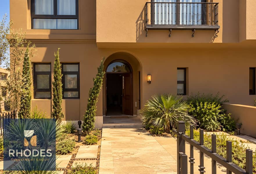8 Warm Mediterranean Villa Entrance. png