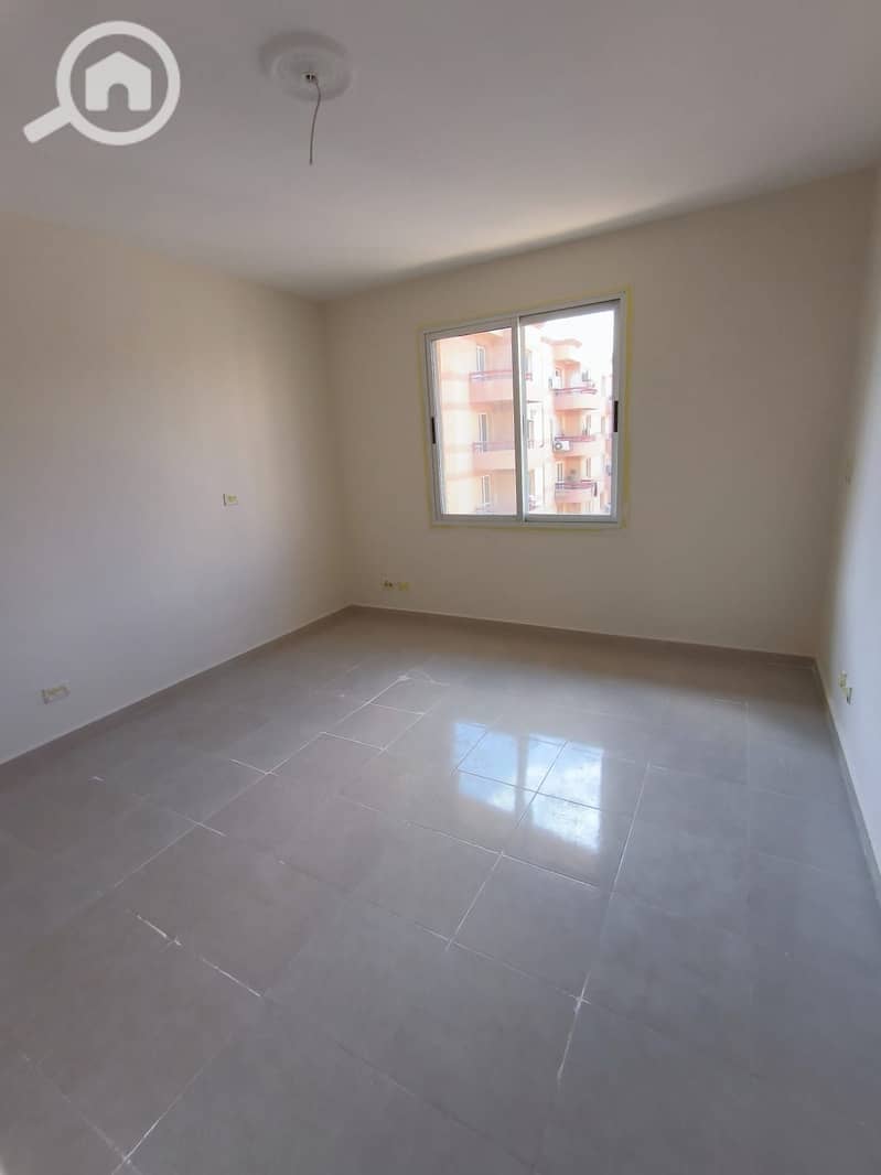 8 units-367964a3ab07856f9ebbe688e8dacca0. jpg