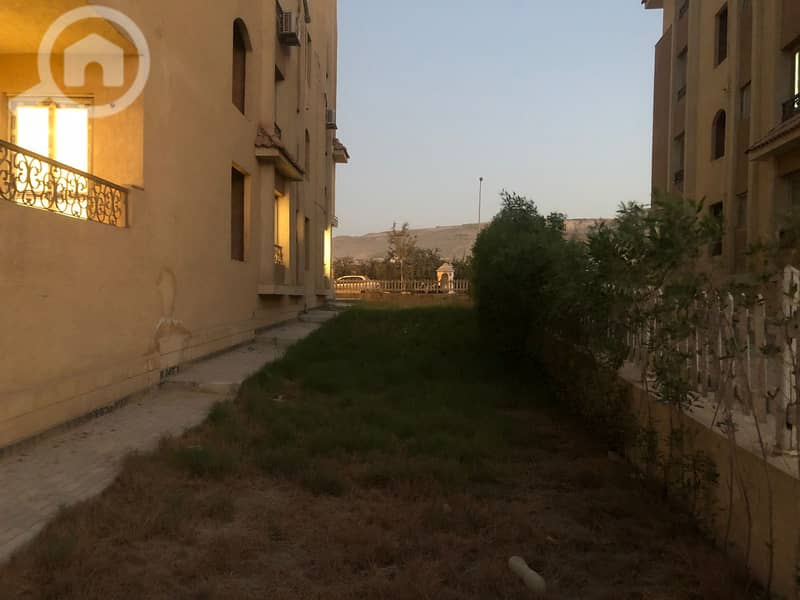 شقه بحديقه للبيع كمبوند (الخمائل) امام هايبر 1 شقه بحديقه للبيع كمبوند (الخمائل) امام هايبر 1